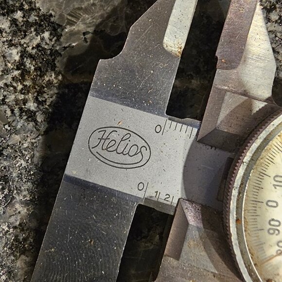 Mitutoyo 505-731 Dial Vernier Caliper 0-200mm make - Picture 3 of 5